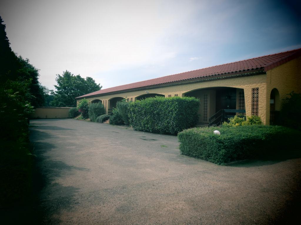Logis L'Auberge Du Gros Silly-sur-Nied Buitenkant foto