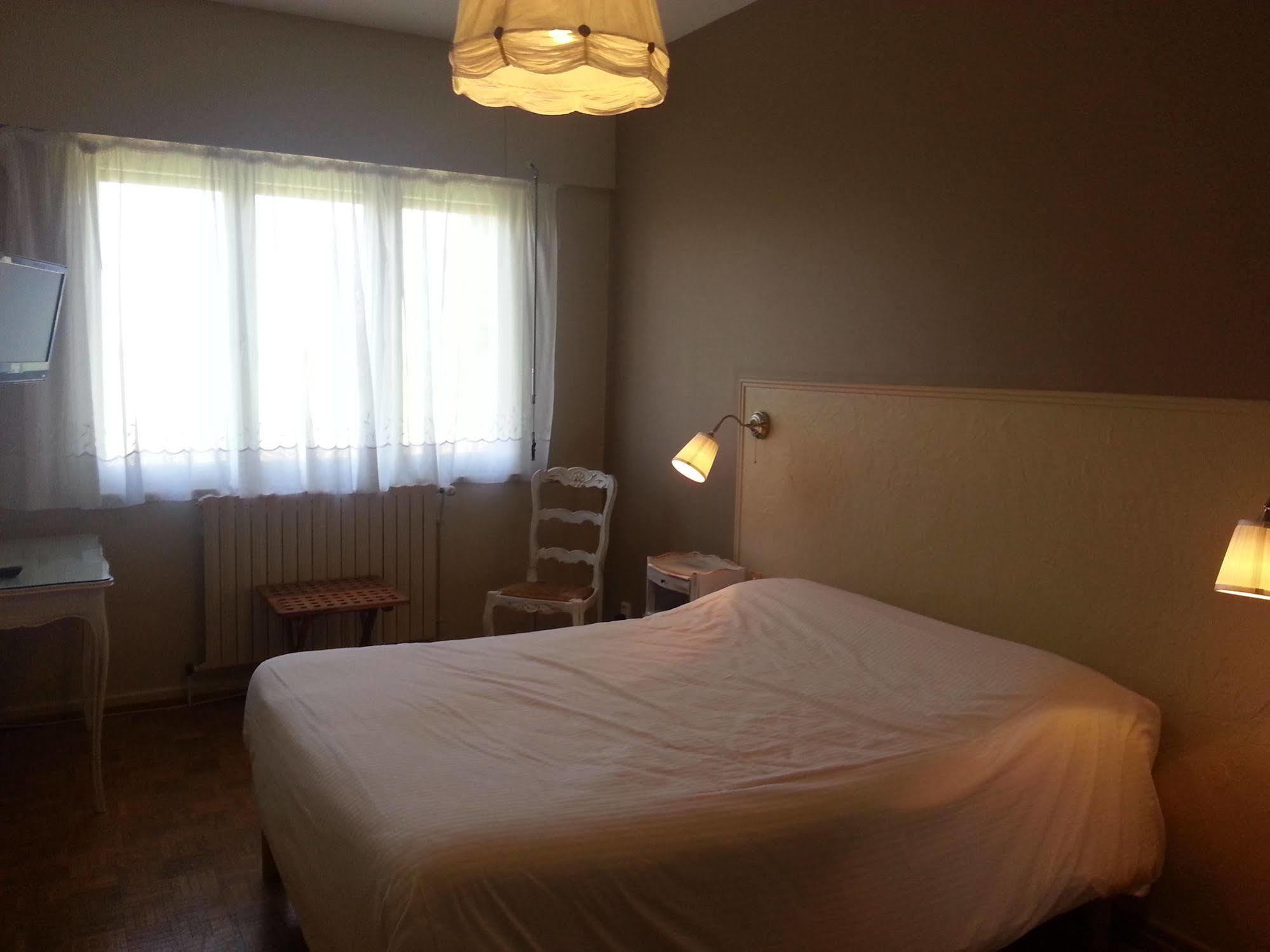 Logis L'Auberge Du Gros Silly-sur-Nied Buitenkant foto