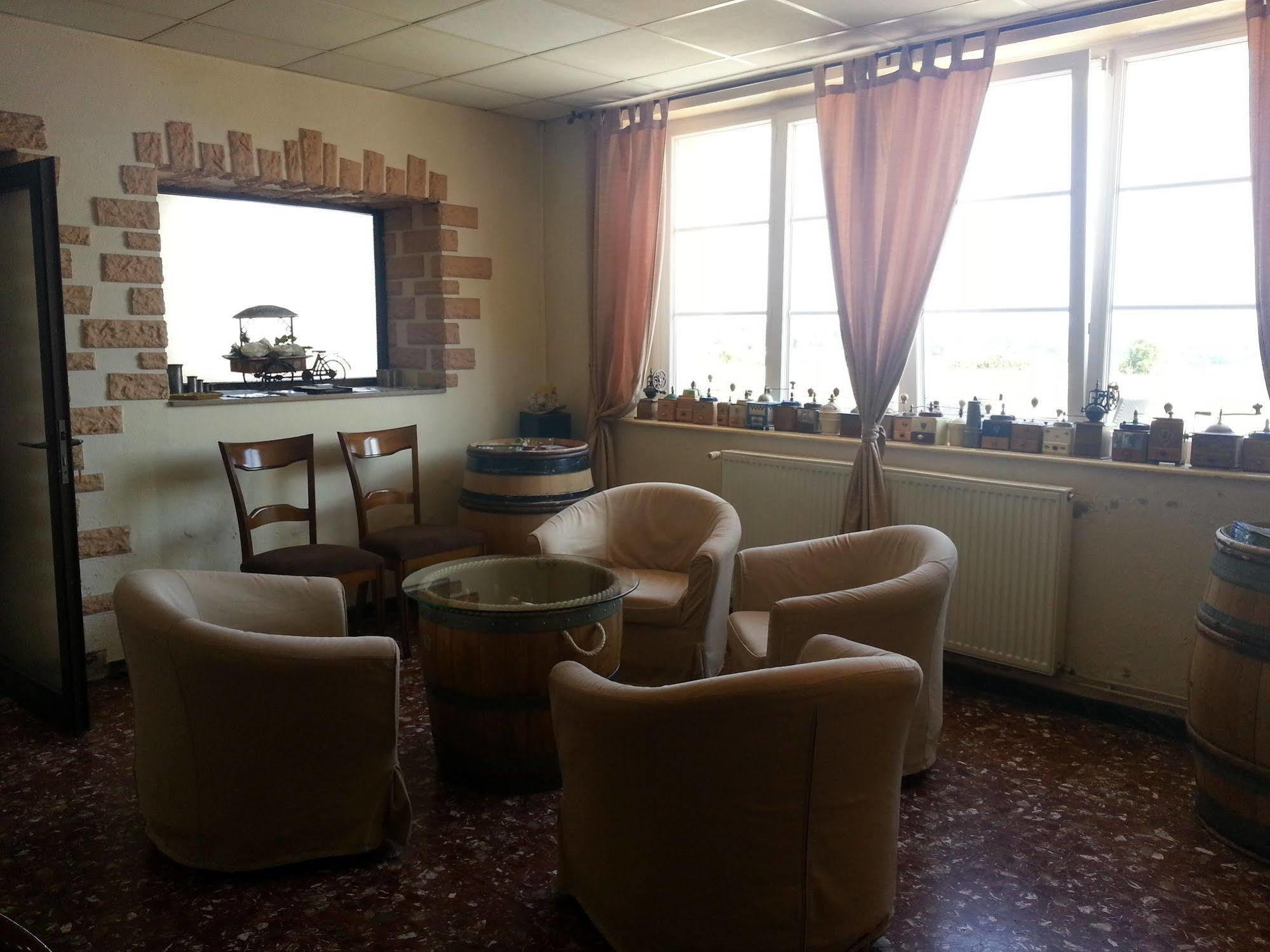 Logis L'Auberge Du Gros Silly-sur-Nied Buitenkant foto