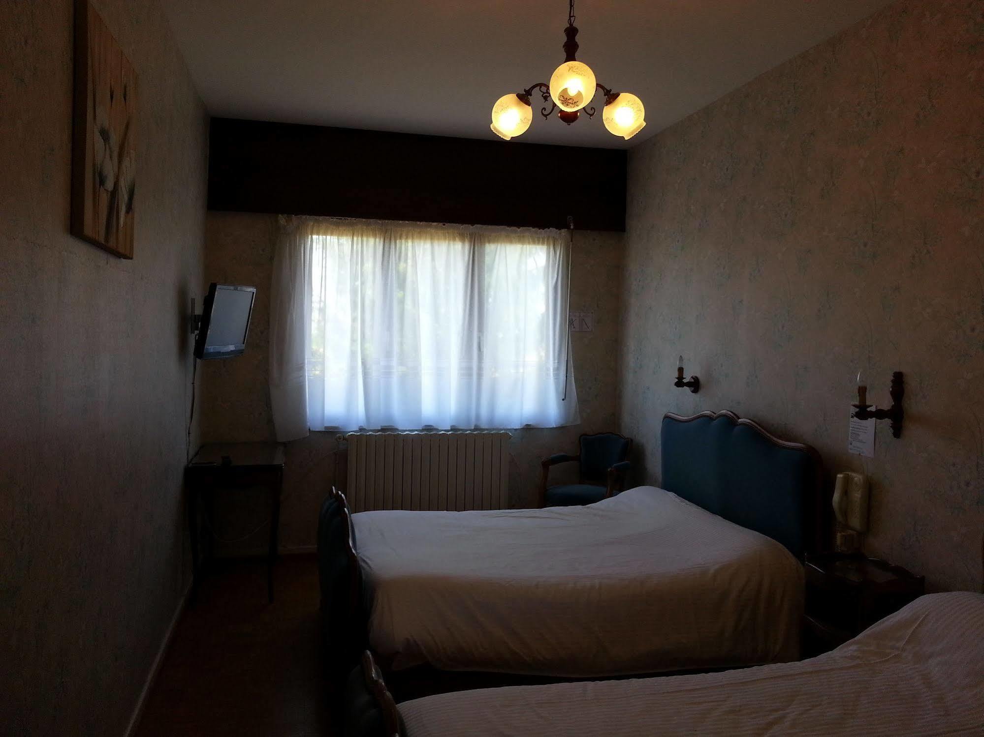 Logis L'Auberge Du Gros Silly-sur-Nied Buitenkant foto