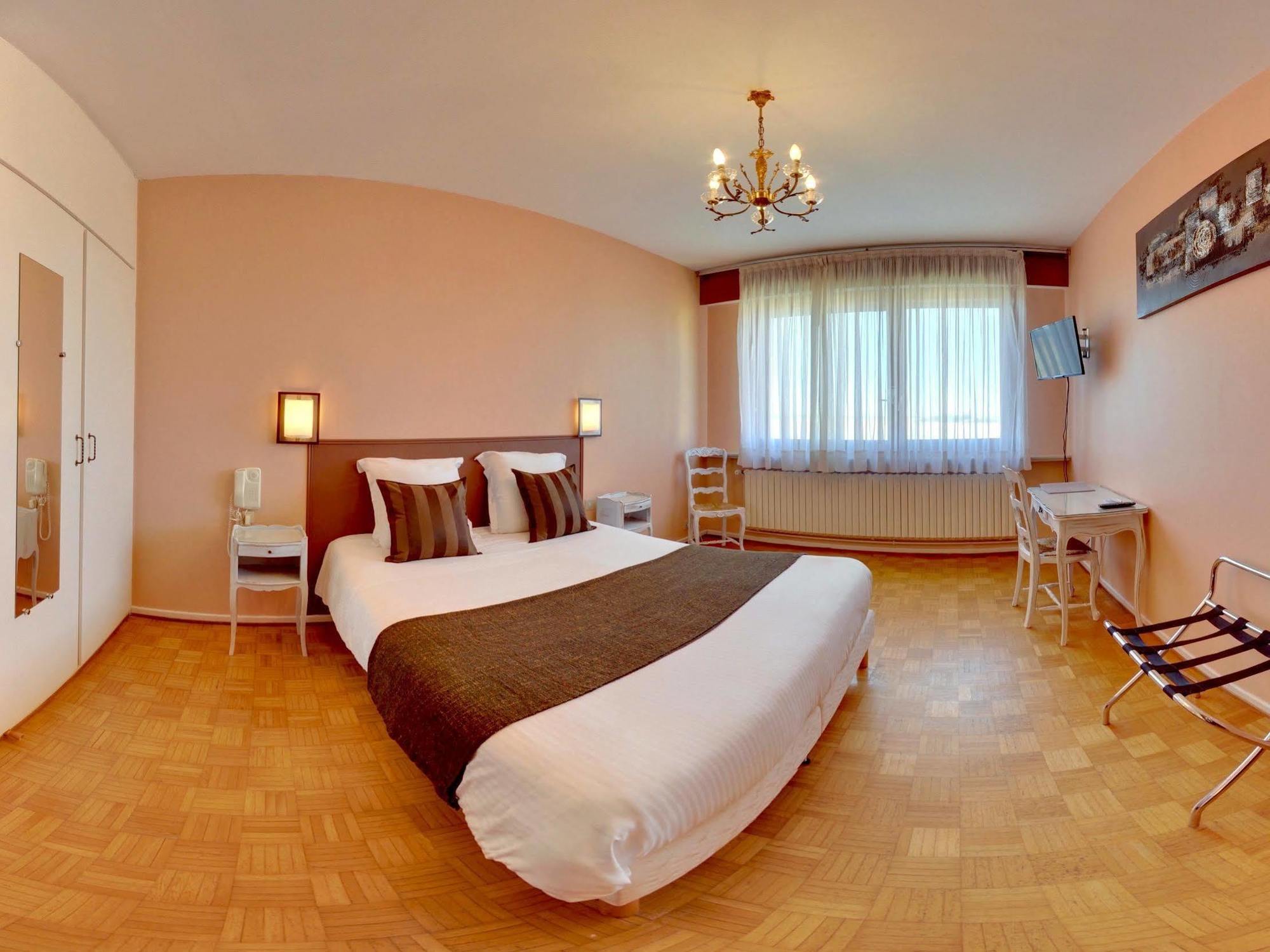 Logis L'Auberge Du Gros Silly-sur-Nied Buitenkant foto